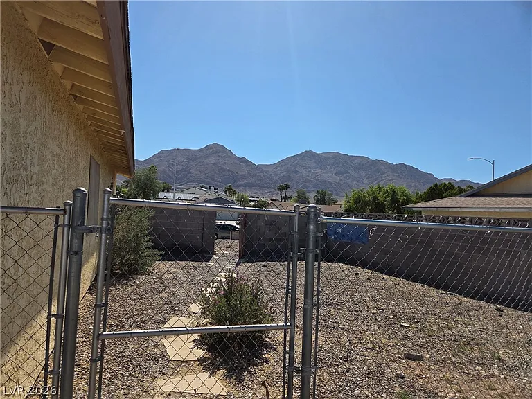1745 Mount Hood St — Photo 69