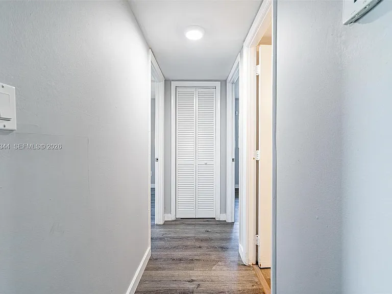 15205 NE 6th Ave #D305 — Photo 9