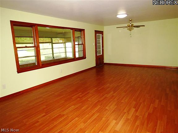 2nd image of 468 Golf Dr SE