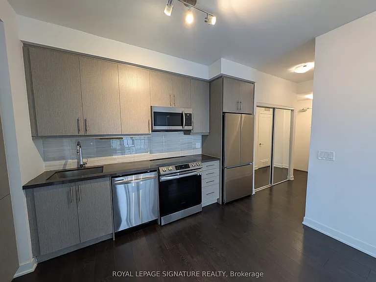 95 Oneida Cres #710 — Photo 4
