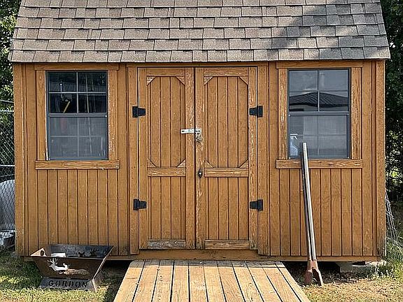 Shed