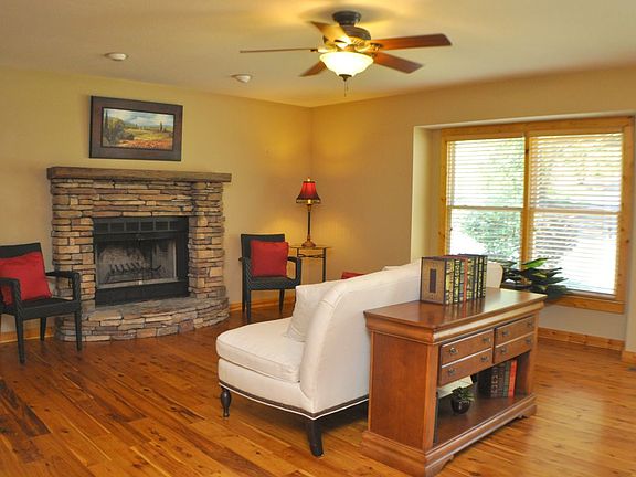 2nd image of 431 Heather Marie Dr