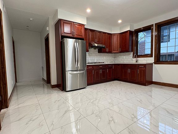 4th image of 43 Avenue 223 St Floor 1