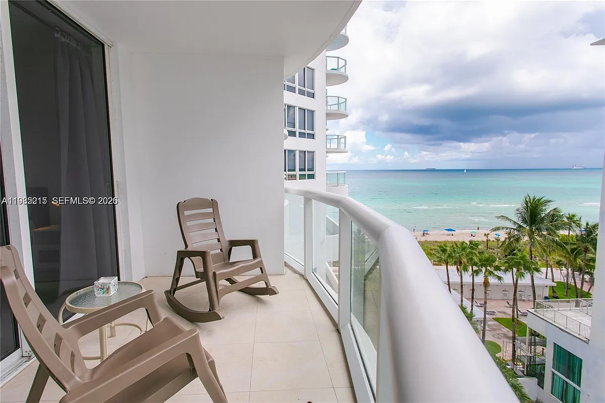 Building Photo - 6365 Collins Ave #806