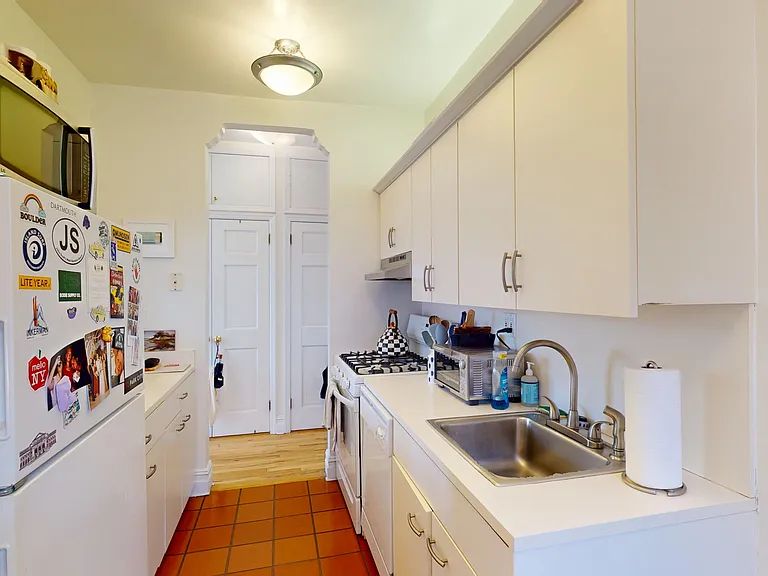 199 Bleecker St #10 — Photo 8