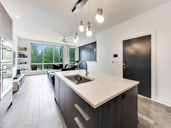 4th image of 3740 N Clifton Ave #2F