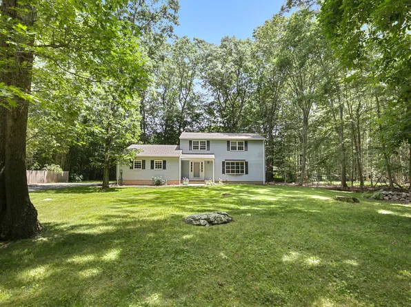 55 Partridge Hollow Road, Ledyard, CT 06335