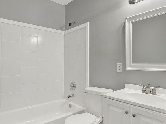 5th image of 1505 Reynolds St