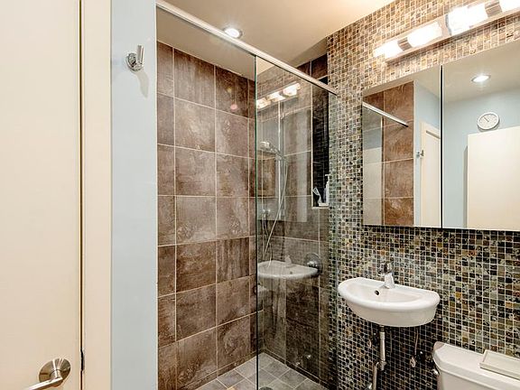 3rd image of 431 W 54th St APT 3D