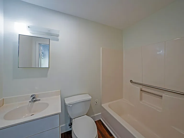 Hatton House Apartments — Photo 12