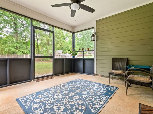 2711 E Pointe Way, Opelika, AL 36804