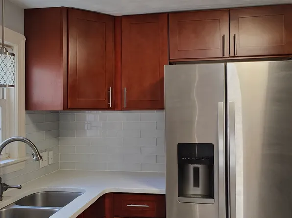 37 Walworth St, Worcester, MA 01602