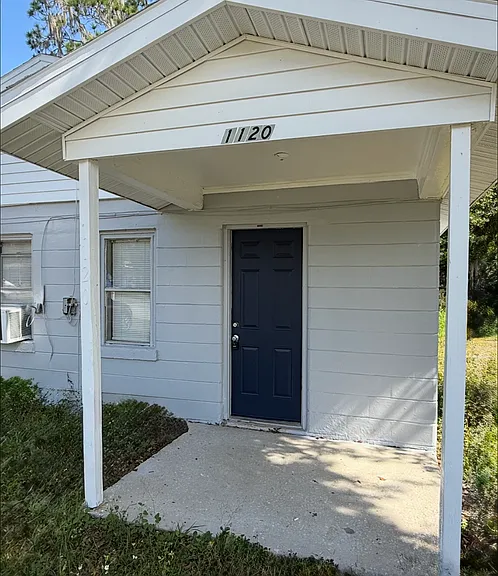 1120 W Austin St — Photo 1