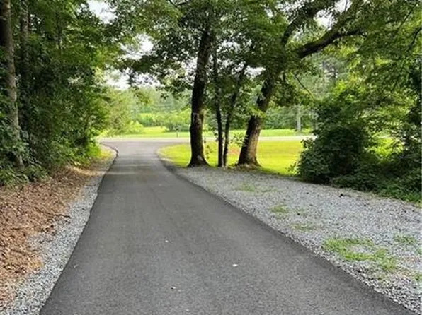 386 Bowen Rd, White, GA 30184