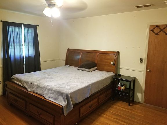 5th image of 139 Twin Brooks Ave