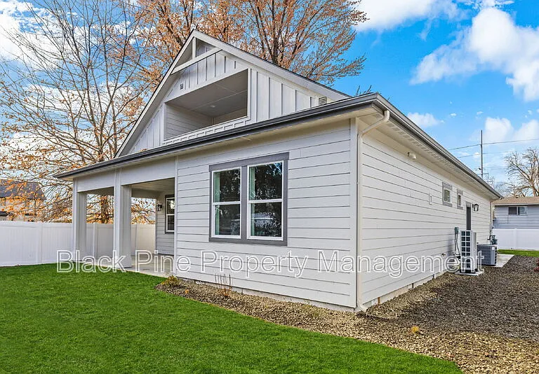 4642 N Maple Grove Rd — Photo 37