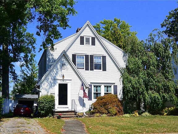 2nd image of 316 Stanford Ave