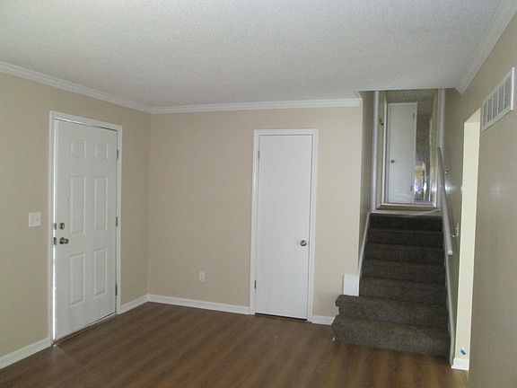 4th image of 7920 E 103rd Ter