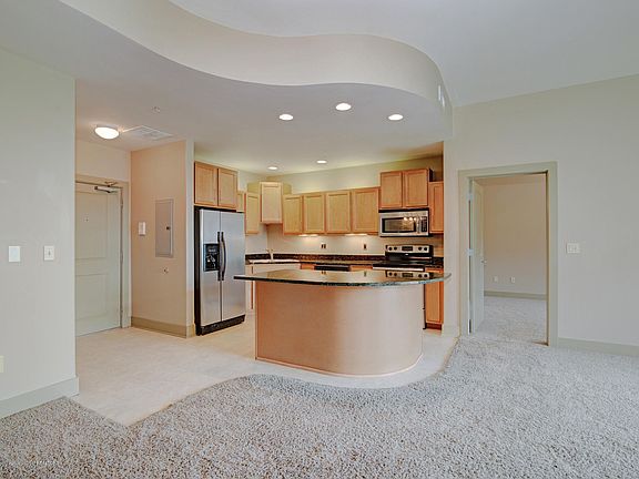 5th image of 600 Albert Ave APT 322