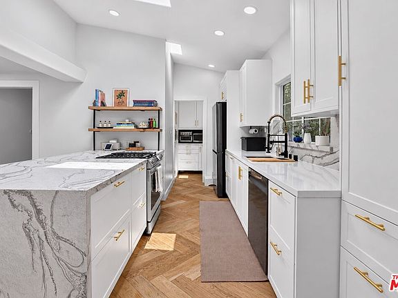 5th image of 5121 Morella Ave