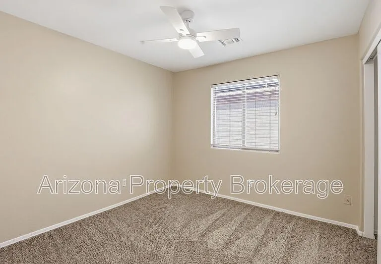 8118 N 112th Ave — Photo 20