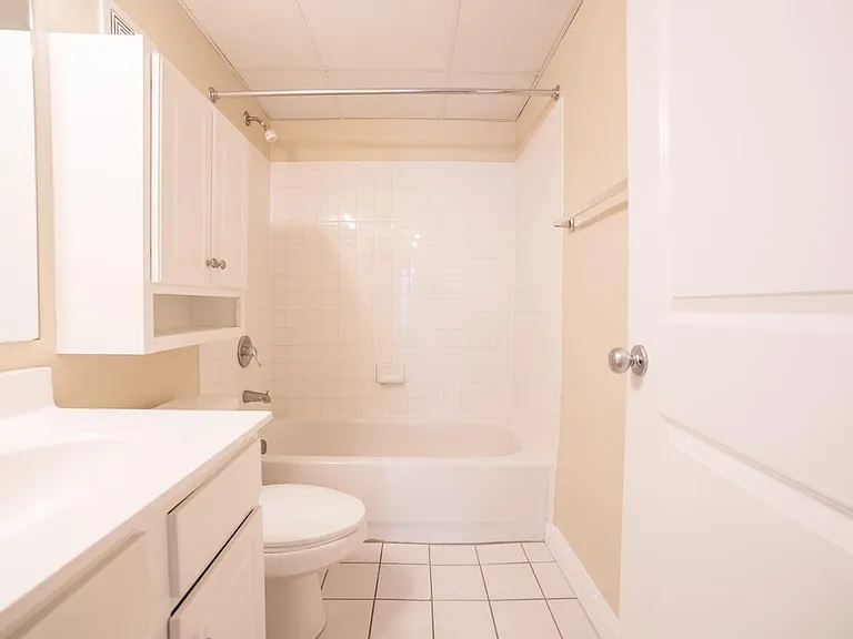 Blacherne At Vermont Place — Photo 7