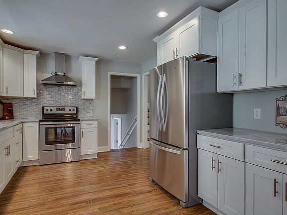 4th image of 767 Rhonda Ln