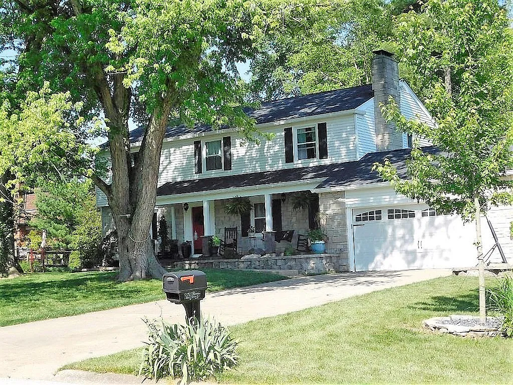 4408 N Hillview Dr photo 1