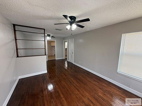 3rd image of 2101 E Van Buren Ave