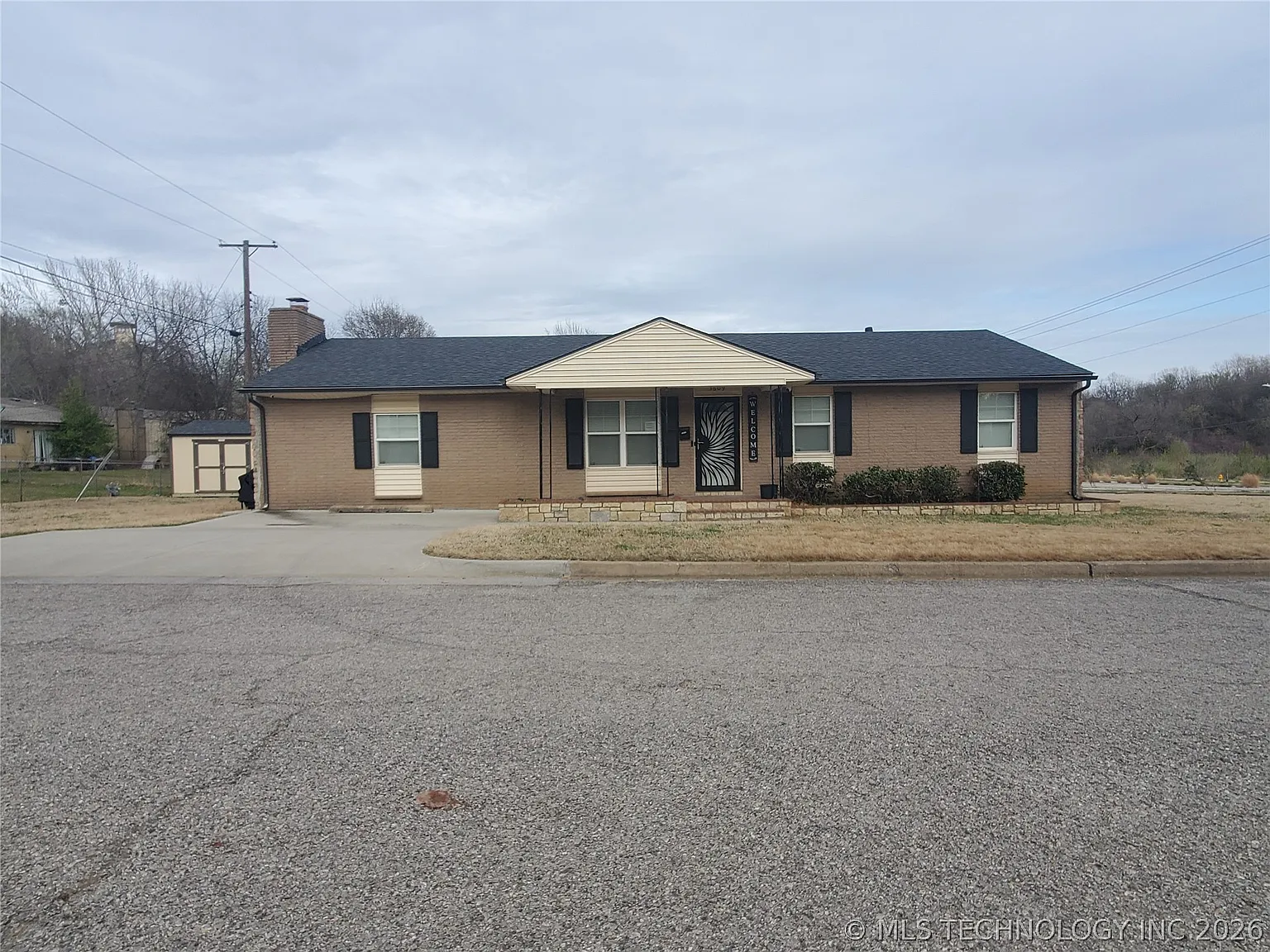 4 bed, 2.0 bath, 1620 sqft, $2,050 — Photo 1