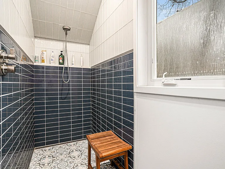 17437 Lakeview Dr — Photo 9