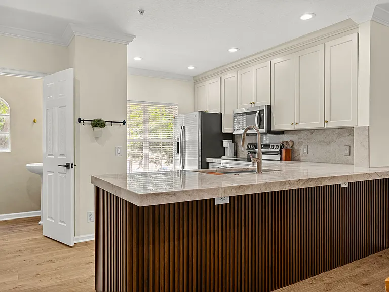 3203 W Horatio St #A — Photo 4