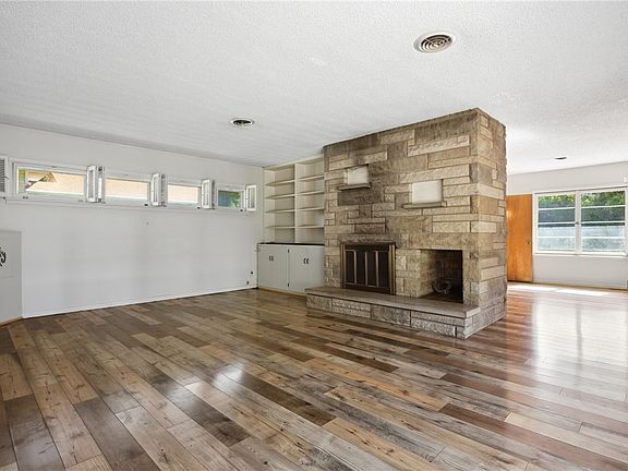 3rd image of 75 W Grant Ave