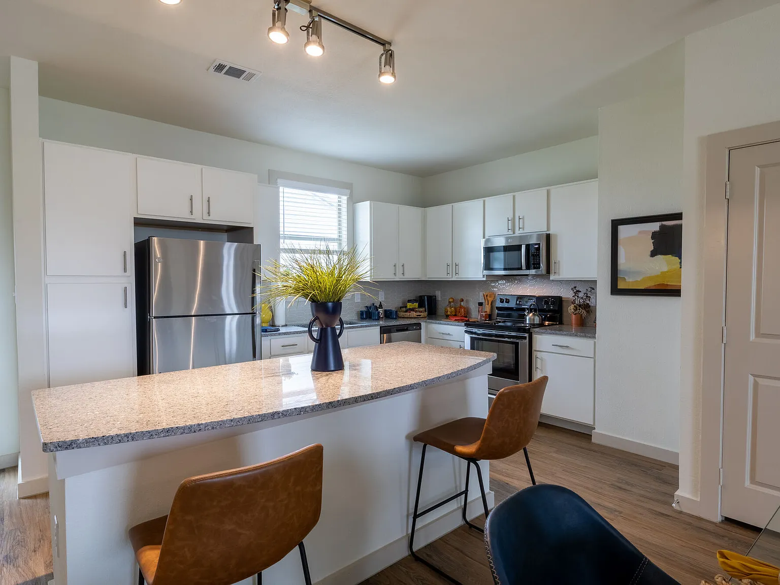 Home at Waller — Photo 4