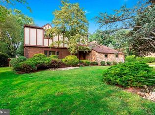 211 Haines Dr, Moorestown, NJ 08057