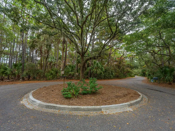15 Sweetgrass Ln, Johns Island, SC 29455