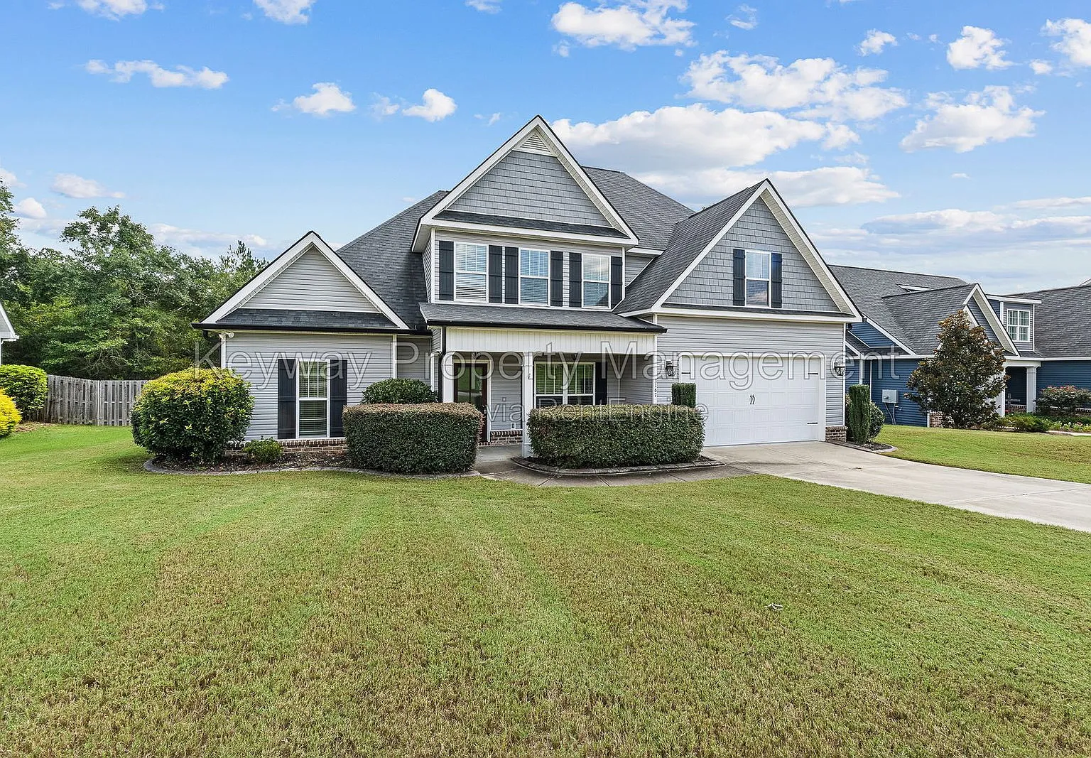 4 bed, 3.5 bath, 2401 sqft, $2,330 — Photo 2