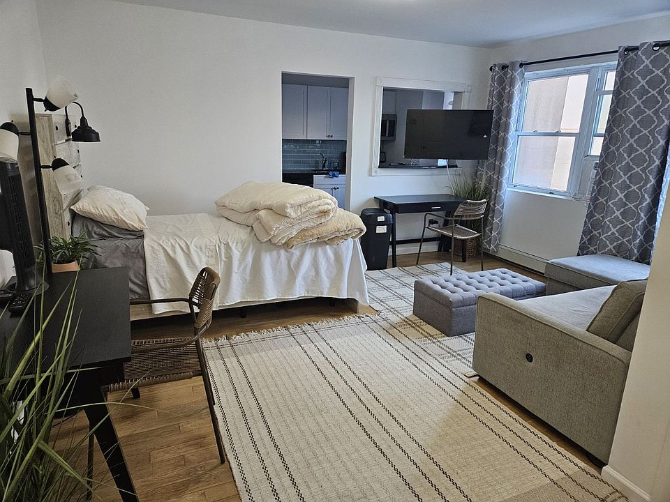 1st image of 251 W Broadway #203