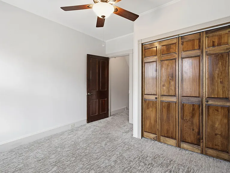 339 E Chestnut St — Photo 13