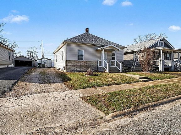 2nd image of 215 Louisa Ave