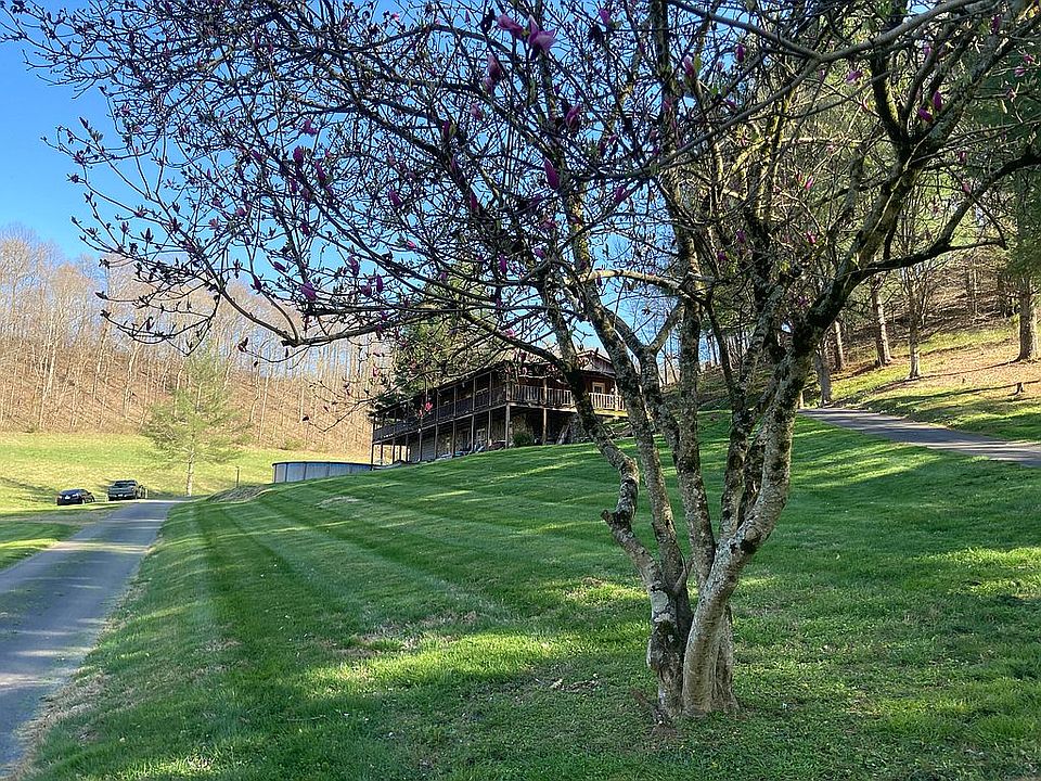 2nd image of 412 Dick McGee Rd