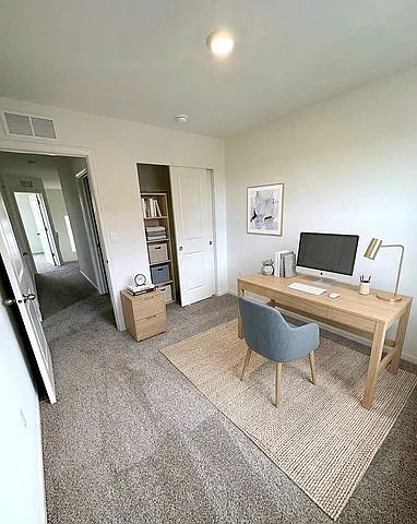 3 bed, 2.5 bath, 1758 sqft, $2,600 — Photo 2