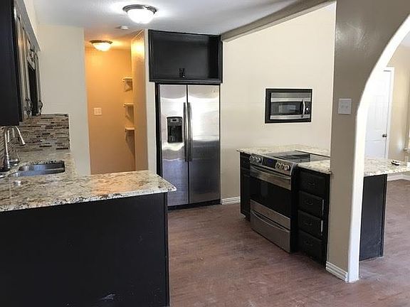 5th image of 1213 Granada Ln