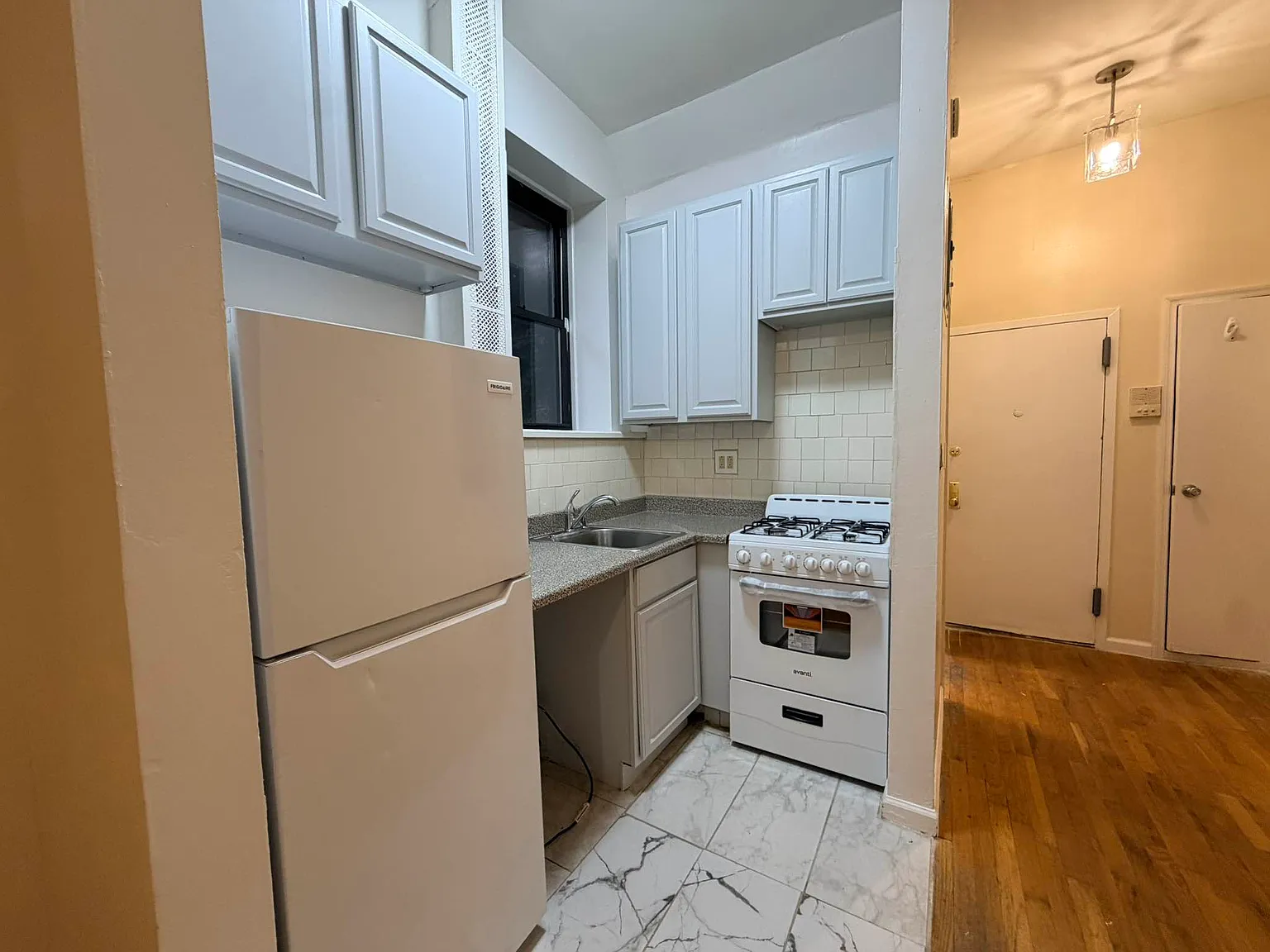 202 West 88th Street — Photo 2