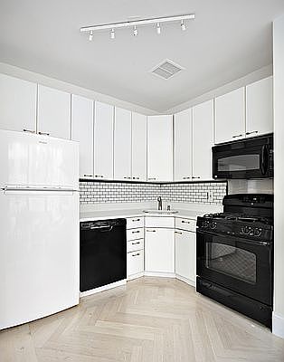 4th image of 57 W 58th St Ph D