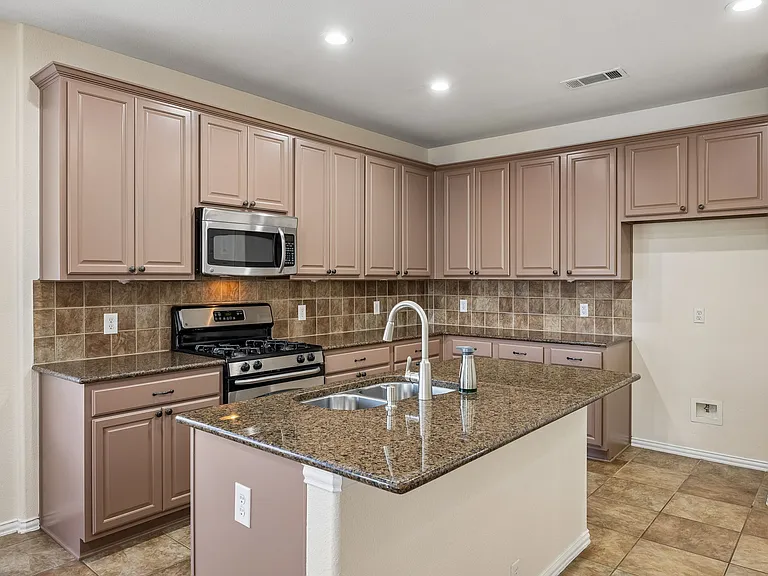 5193 Rolling Hills Dr — Photo 38
