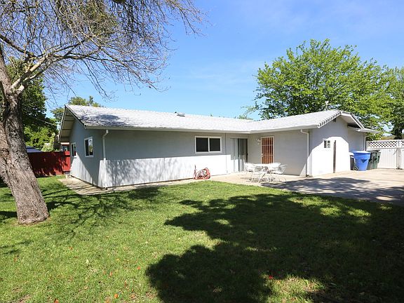 3rd image of 8522 Everglade Dr