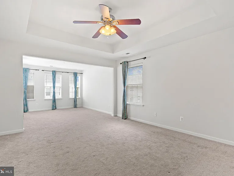 22667 Flowing Spring Sq — Photo 23