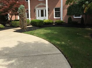 9721 Forge Dr, Brecksville, OH 44141