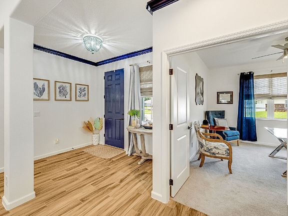 4th image of 384 Loymer Cir